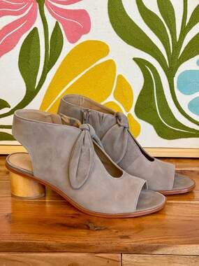 Bernardo Luna Gray Block Heels Size 9.5 NIB